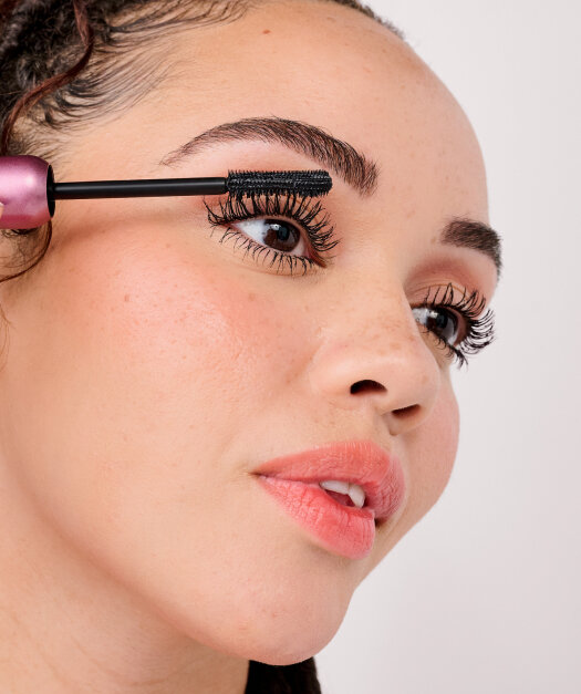 Model applying BADgal Bounce